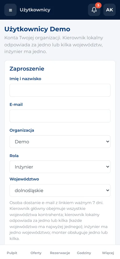 Formularz zaproszenia nowej osoby do aplikacji – widok na telefonie